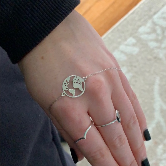 Sterling silver world/globe/map bracelet - Picture 5 of 6